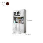 Cucina in legno, credenza bianca, portabottiglie integrato