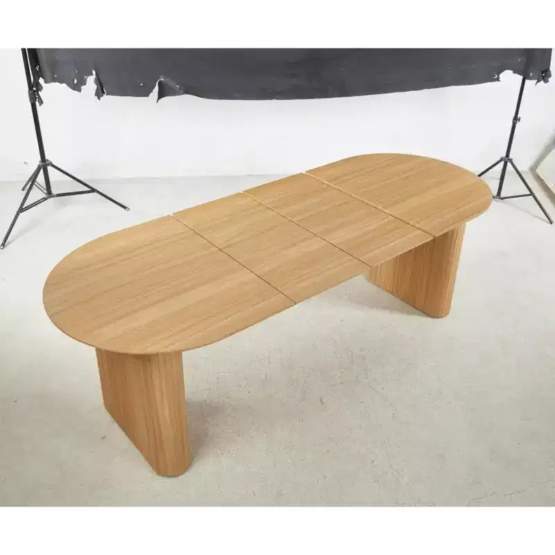 Extensible Dining Table with MDF Top and Metal Legs, for Dining Room, Office, or Coffee Table