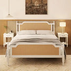 Letto a piattaforma in stile tradizionale con testiera e pediera in rattan per camera da letto