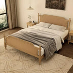 Letto a piattaforma in stile tradizionale con testiera e pediera in rattan per camera da letto