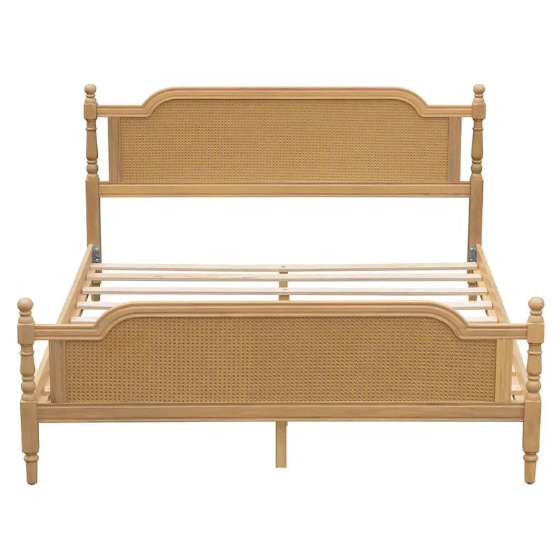 Letto a piattaforma in stile tradizionale con testiera e pediera in rattan per camera da letto