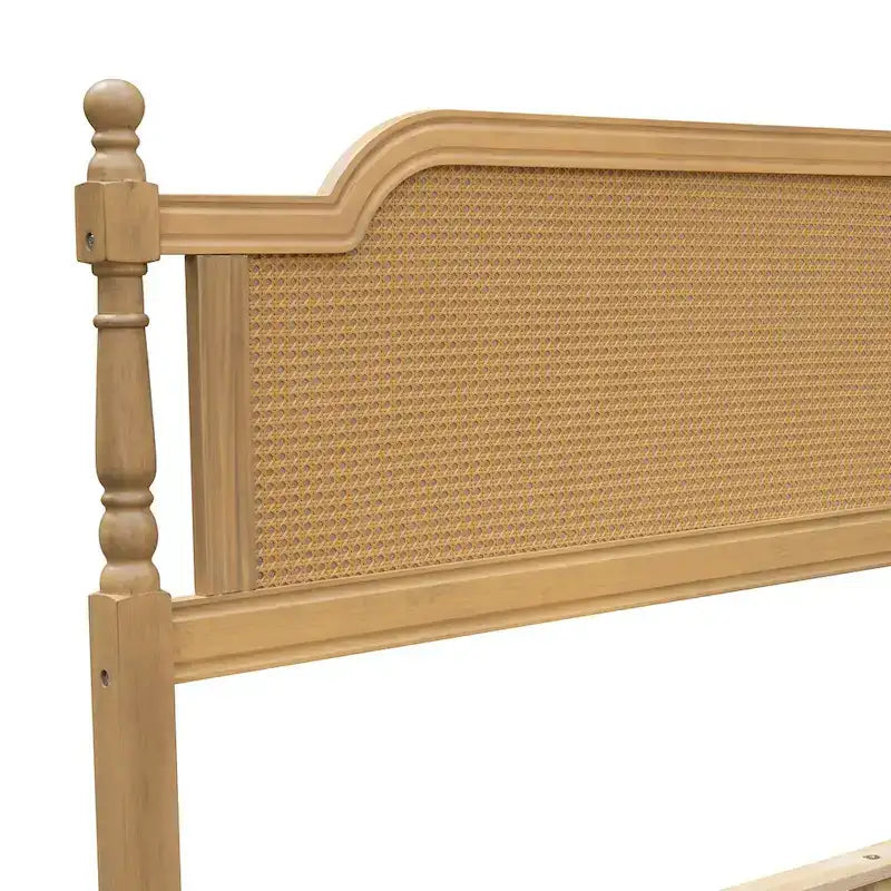 Letto a piattaforma in stile tradizionale con testiera e pediera in rattan per camera da letto