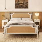 Letto a piattaforma in stile tradizionale con testiera e pediera in rattan per camera da letto