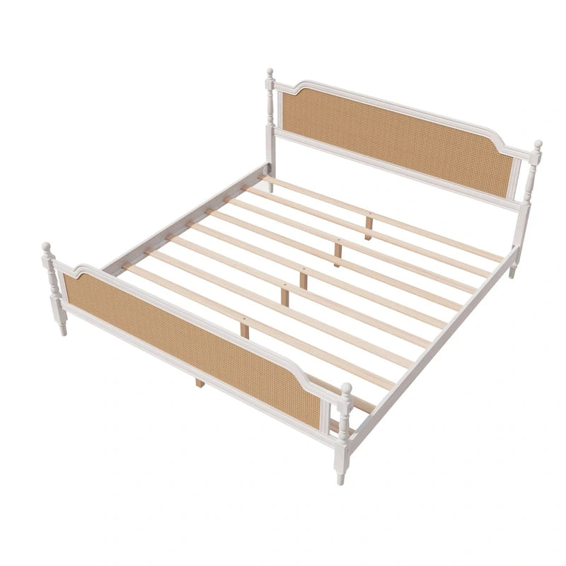 Letto a piattaforma in stile tradizionale con testiera e pediera in rattan per camera da letto