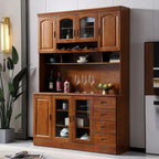 Cucina in legno, credenza bianca, portabottiglie integrato