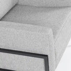 Poltrona club moderna HomePop imbottita con struttura in metallo