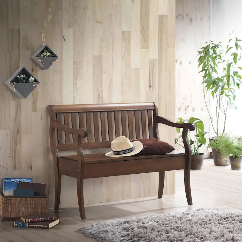 Panca contenitore con schienale a doghe e braccioli a voluta, finitura anticata, 42,38" L x 35,25" H, capacità 350 lb