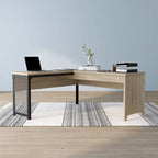 Scrivania angolare con piano in rovere naturale e struttura in ferro, 65" L x 63" P, capacità 45 kg