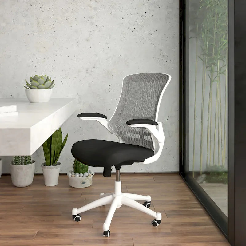 Sedia da ufficio ergonomica girevole in rete a schienale medio con braccioli ribaltabili