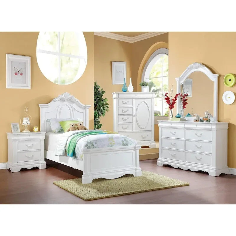 Letto in legno con testiera ad arco in finitura bianca